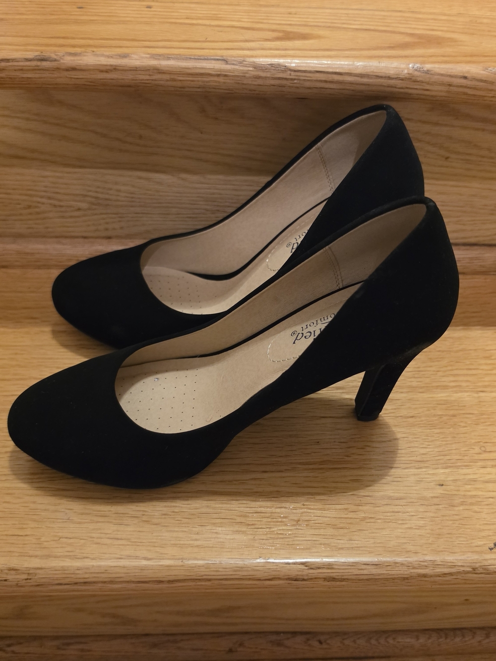 City Classied Black Suede Women's Mid-Heel Pumps